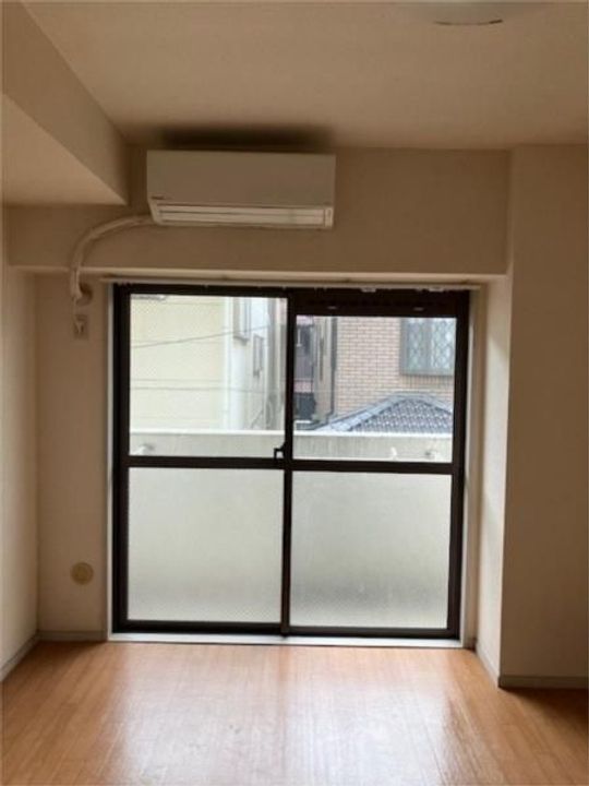 センチュリー鴻巣第一マンションの居間