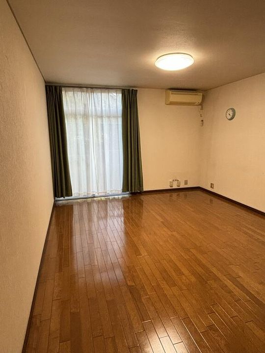 ヴェルテ奥西Iの居間