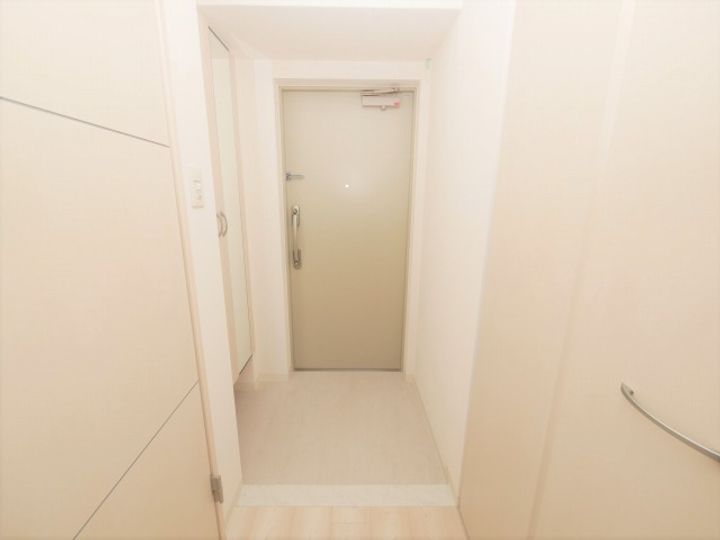 大阪府大阪市中央区内平野町2(マンション)の賃貸物件の玄関