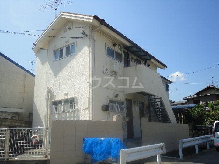 ハイツストークの外観