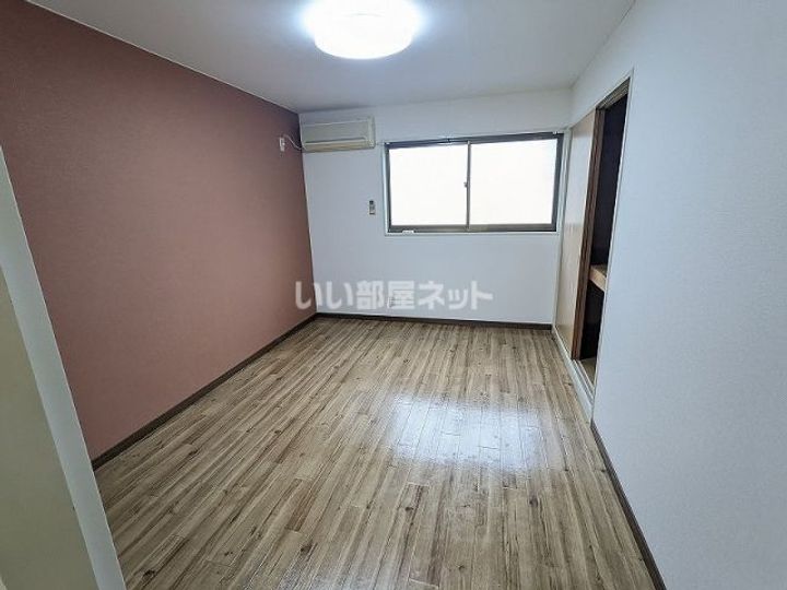 大阪府大東市中垣内2(アパート)の賃貸物件の居間