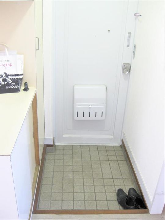 サンハイツ高井の玄関