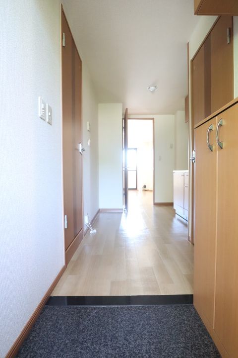 岡山県倉敷市広江2(アパート)の賃貸物件の玄関