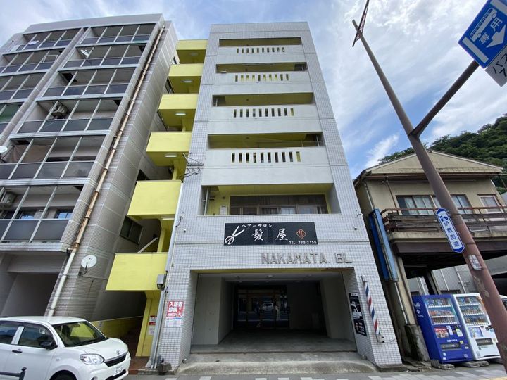 中俣ビルの外観