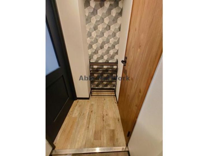 13・3APARTMENT 13・3アパートメントの玄関