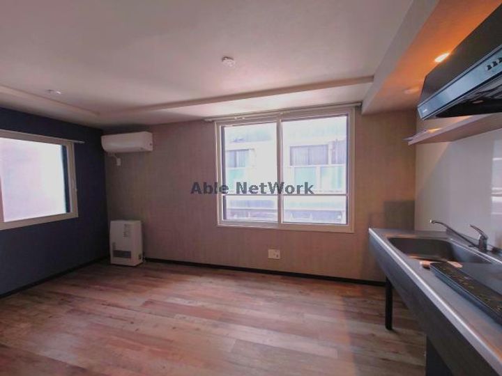 13・3APARTMENT 13・3アパートメントの居間