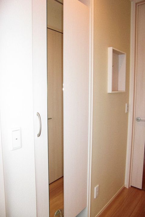 グランツ Aの玄関