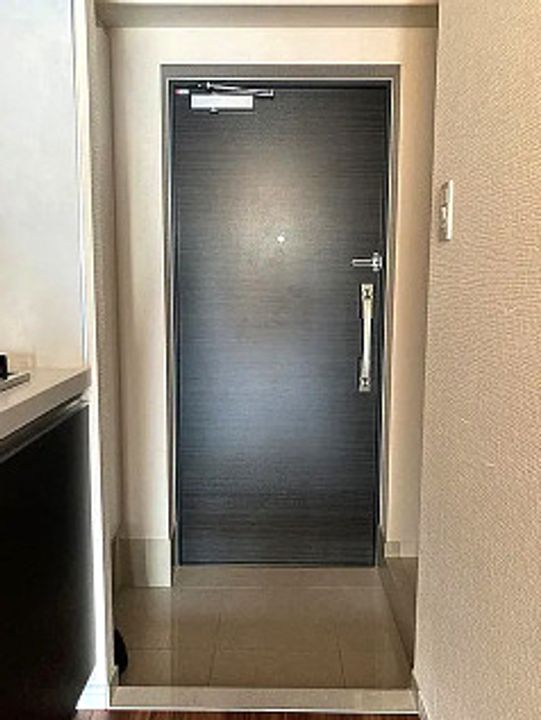 グロース横浜阪東橋の玄関