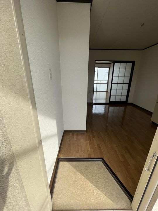 フレグランス衣笠の玄関