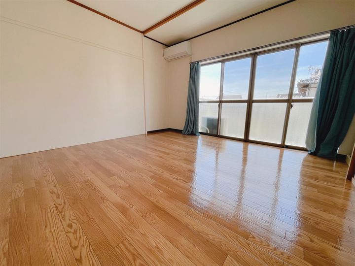 ユーアイマンションAの居間