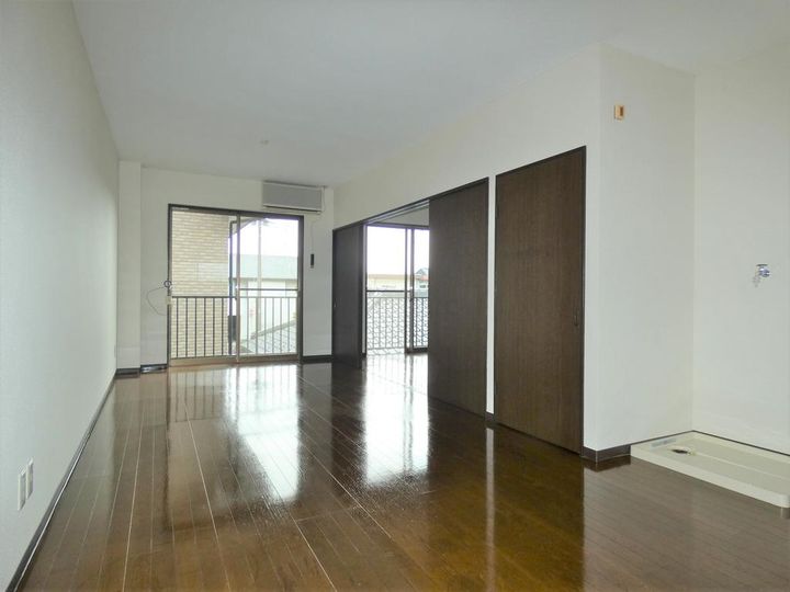 サンライフ東矢島の居間