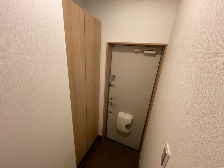 トラミッドヴィラ花田の玄関