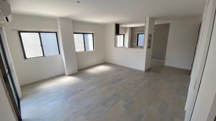 神奈川県横浜市鶴見区豊岡町(マンション)の賃貸物件の居間