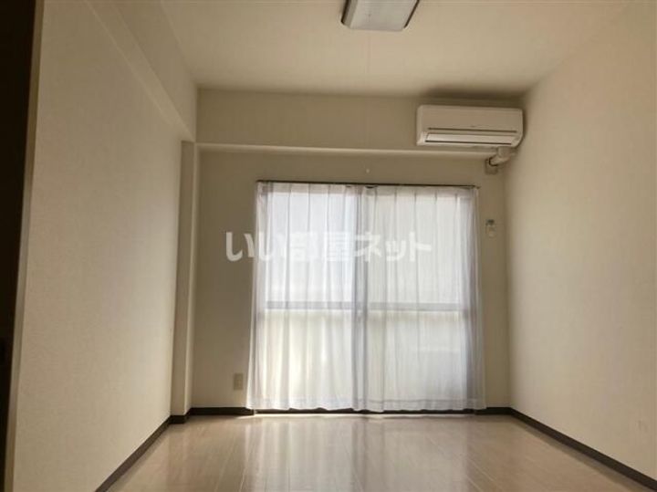 クリキマンション寺井の居間