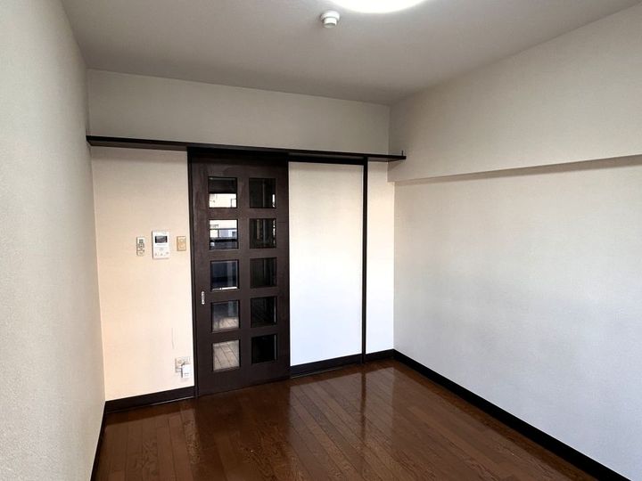 朝日プラザ上之園502号の居間