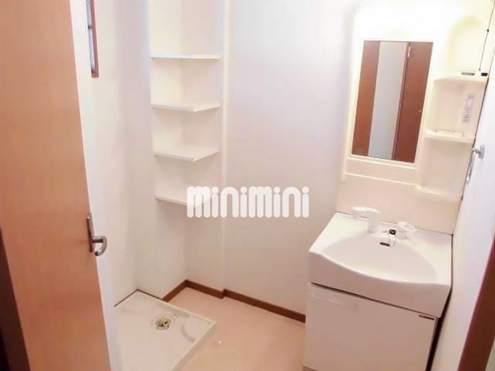 サープラス藤Cの内装