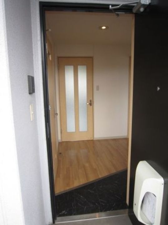 広島県福山市南本庄2(マンション)の賃貸物件の玄関