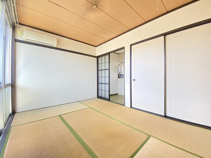 グリーンパレスの居間