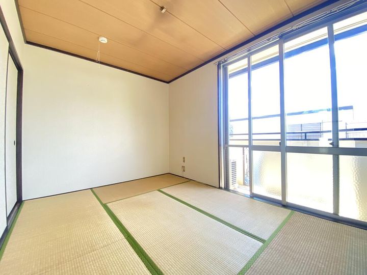 グリーンパレスの居間