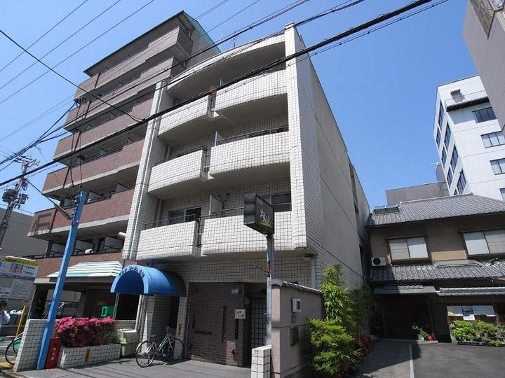 ブランネージュ名川の外観