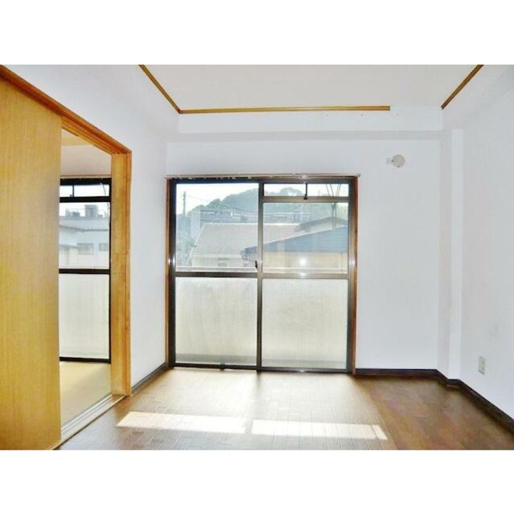 エステカーサ藤沢本町の居間