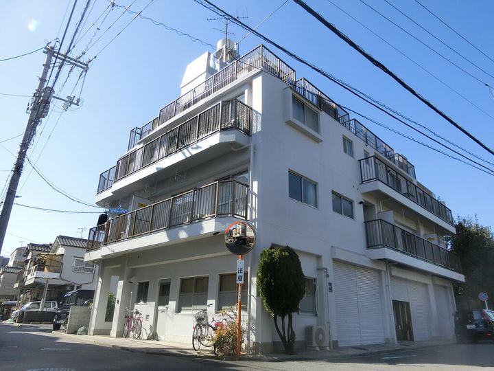 にしきビルの外観