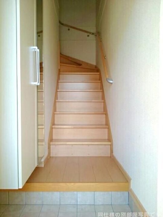 エレガンシア篠原の玄関