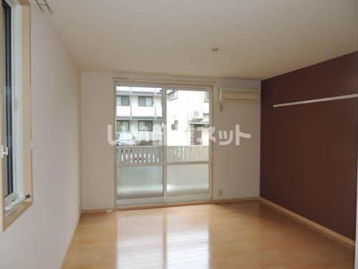 ディアス上之園の居間