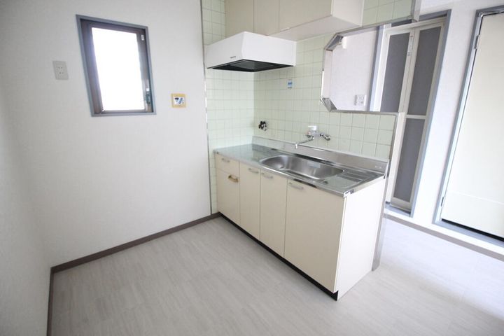 徳島県徳島市佐古七番町(マンション)の賃貸物件のキッチン