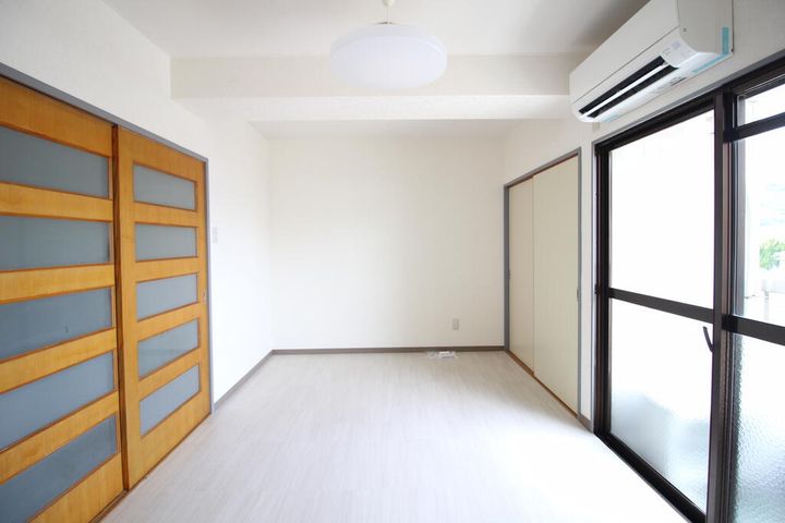 徳島県徳島市佐古七番町(マンション)の賃貸物件の玄関