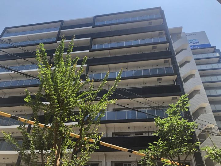 プレサンス兵庫ヴィアーレの外観