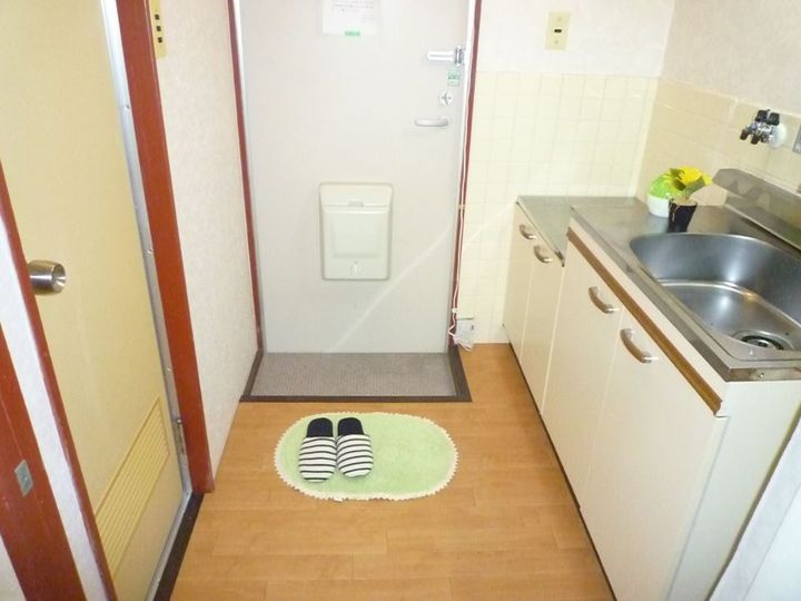 田上コーポの玄関