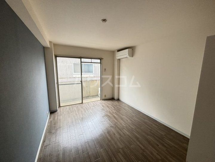 メゾン・ド・ハラの居間