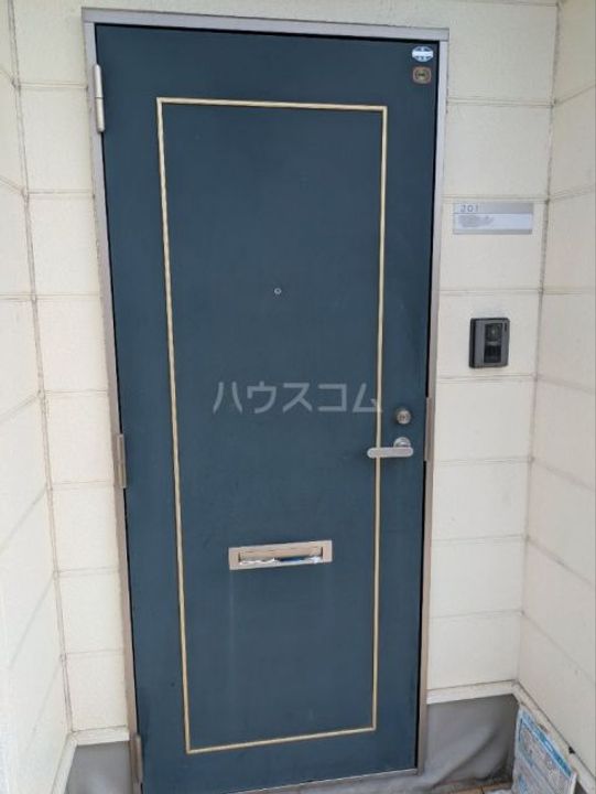 メゾンIWAZOの玄関
