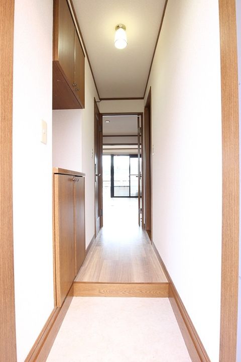 フレグランスデミツの玄関