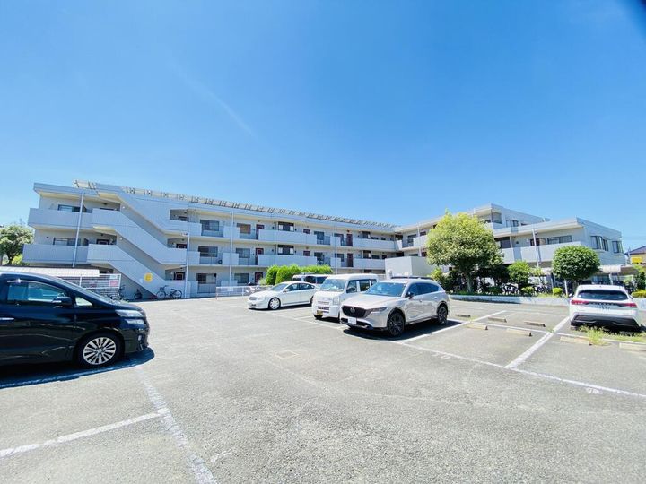 アゼリアガーデンハイツの外観