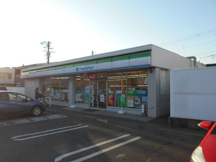 サンピュア山川の周辺