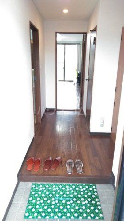小田野ビルの玄関
