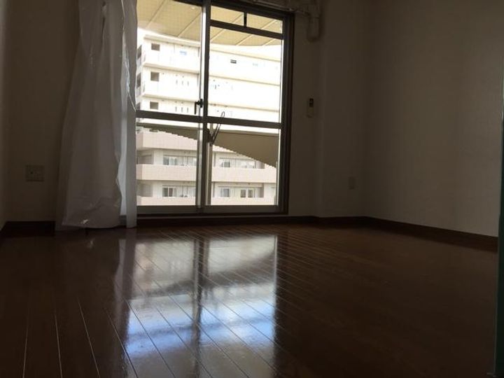 学園カレッジハイツの居間