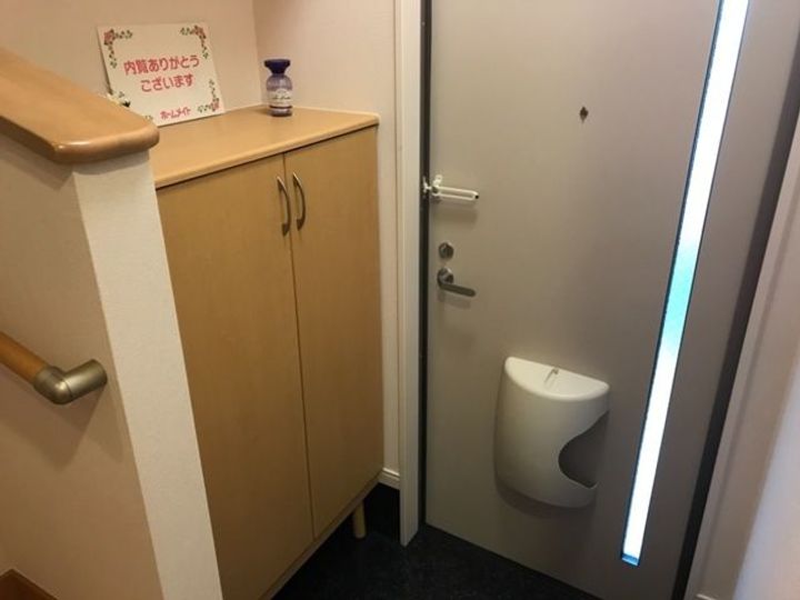 アルモニ吉成の玄関