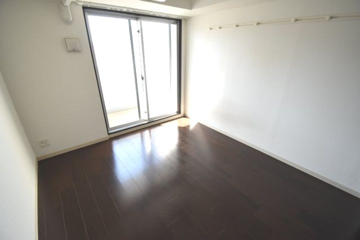 プレミアムステージ新大阪駅前2の居間