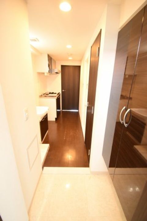 プレミアムステージ新大阪駅前2の玄関