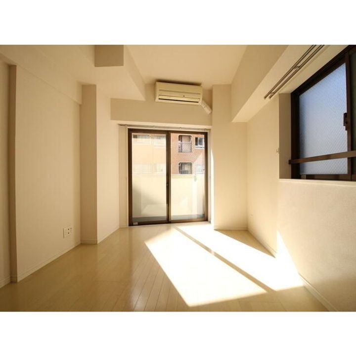 東京都品川区東五反田1(マンション)の賃貸物件の居間