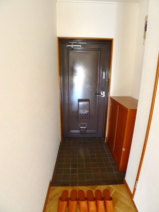 愛知県名古屋市千種区春岡通6(マンション)の賃貸物件の玄関