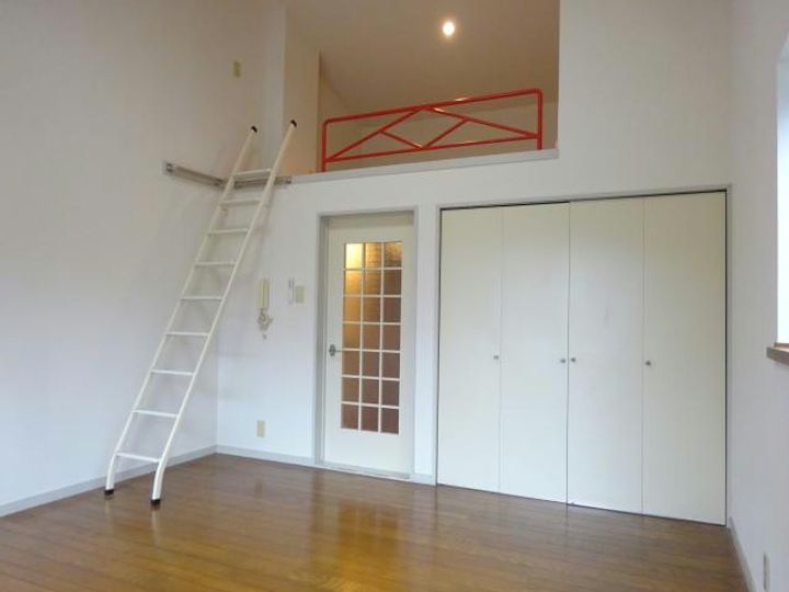 ハイマート関屋田町の居間