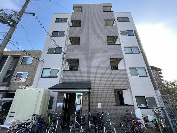 シャトル市大前の外観