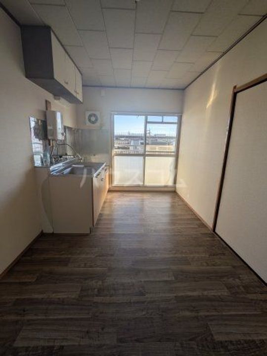 杉山マンションの居間