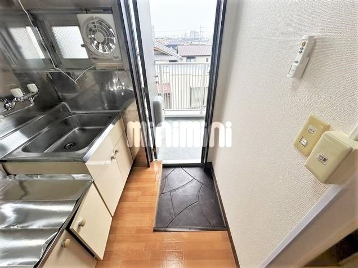 岩渕 松鶴荘の玄関