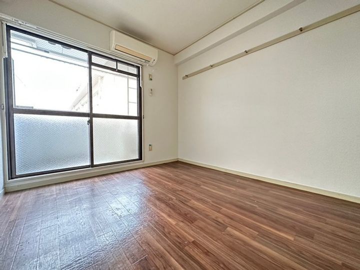 舟入 松尾ビルの居間