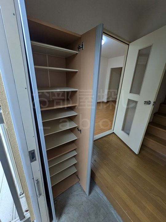 神奈川県南足柄市雨坪(一戸建)の賃貸物件の玄関